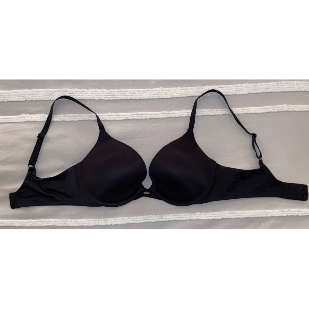 **NEVER WORN** Victoria’s Secret Push-Up Bra